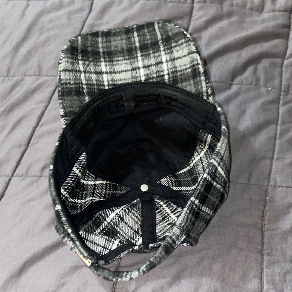 Plaid Black and Gray Men's Cap - Picture 3 of 3